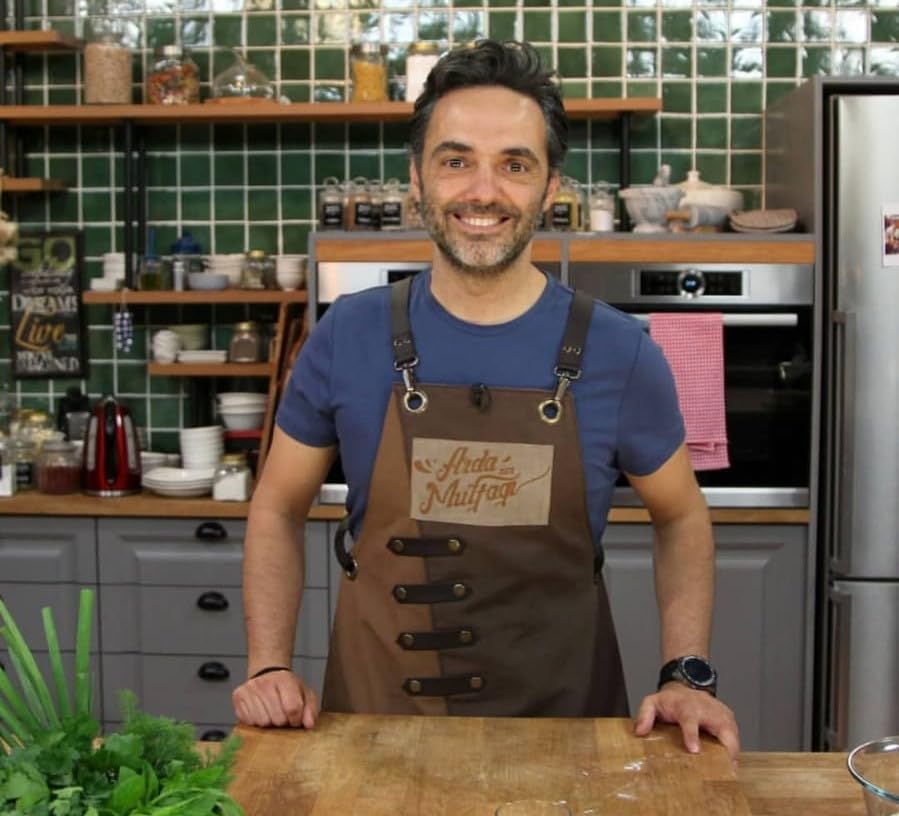 Apron for Women and Men Waterproof Canvas Extra Pocket for Chef Barista Gardening BBQ Grilling Crossback Unisex