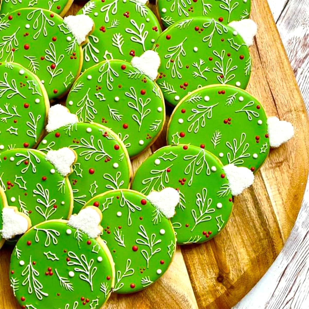 Christmas Ornament Cookie Cutters 4Pcs, Large Christmas Tree Car Light Ornament Shapes Cookie Cutters, Metal Dough Fondant Biscuit Molds for Baking Decorating Home Kitchen