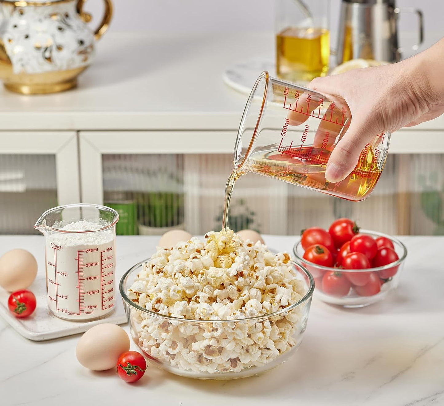 High Borosilicate Glass Measuring Cup-V-Shaped Spout,Glass Measuring Beaker for Kitchen or Restaurant, Easy to Read, 500 ML (16 Oz, 2 Cup)