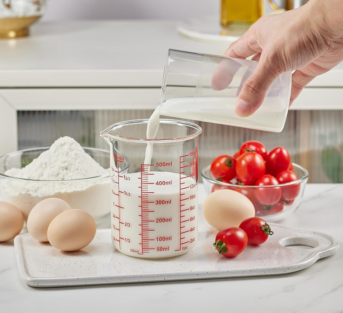 High Borosilicate Glass Measuring Cup-V-Shaped Spout,Glass Measuring Beaker for Kitchen or Restaurant, Easy to Read, 500 ML (16 Oz, 2 Cup)