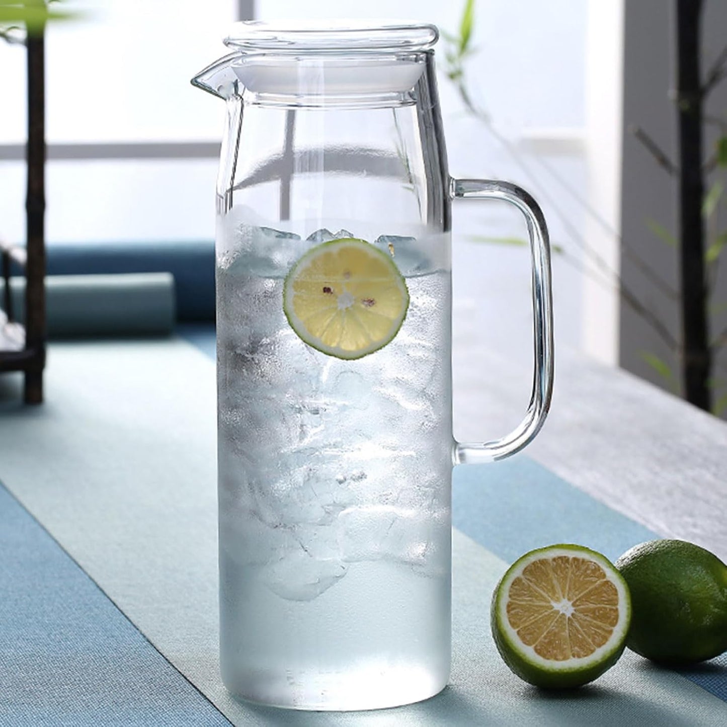 hjn Glass Water Pitcher with Lid Glass Carafe with Handle, Fridge Water Jug for Cold or Hot Beverages,Iced Tea,Milk,Juice 1500ml/51oz & glass lid