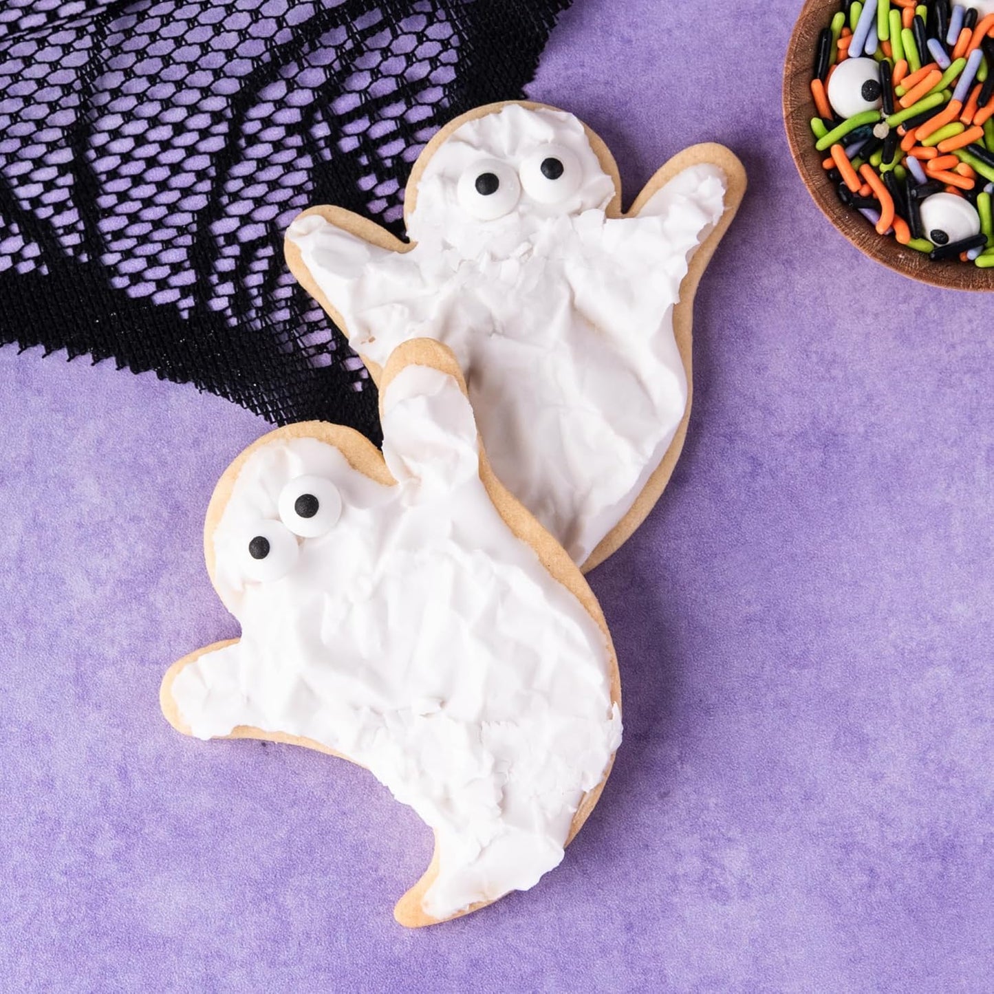 Halloween Frosting Kit with Sprinkles & Eyeballs – 11.31 oz Decorating Set with 3 Frosting Tubes (Orange, Black, White), 4 Nozzles & 2 oz Sprinkle Mix – Cookie & Cupcake Kit for Kids & Families