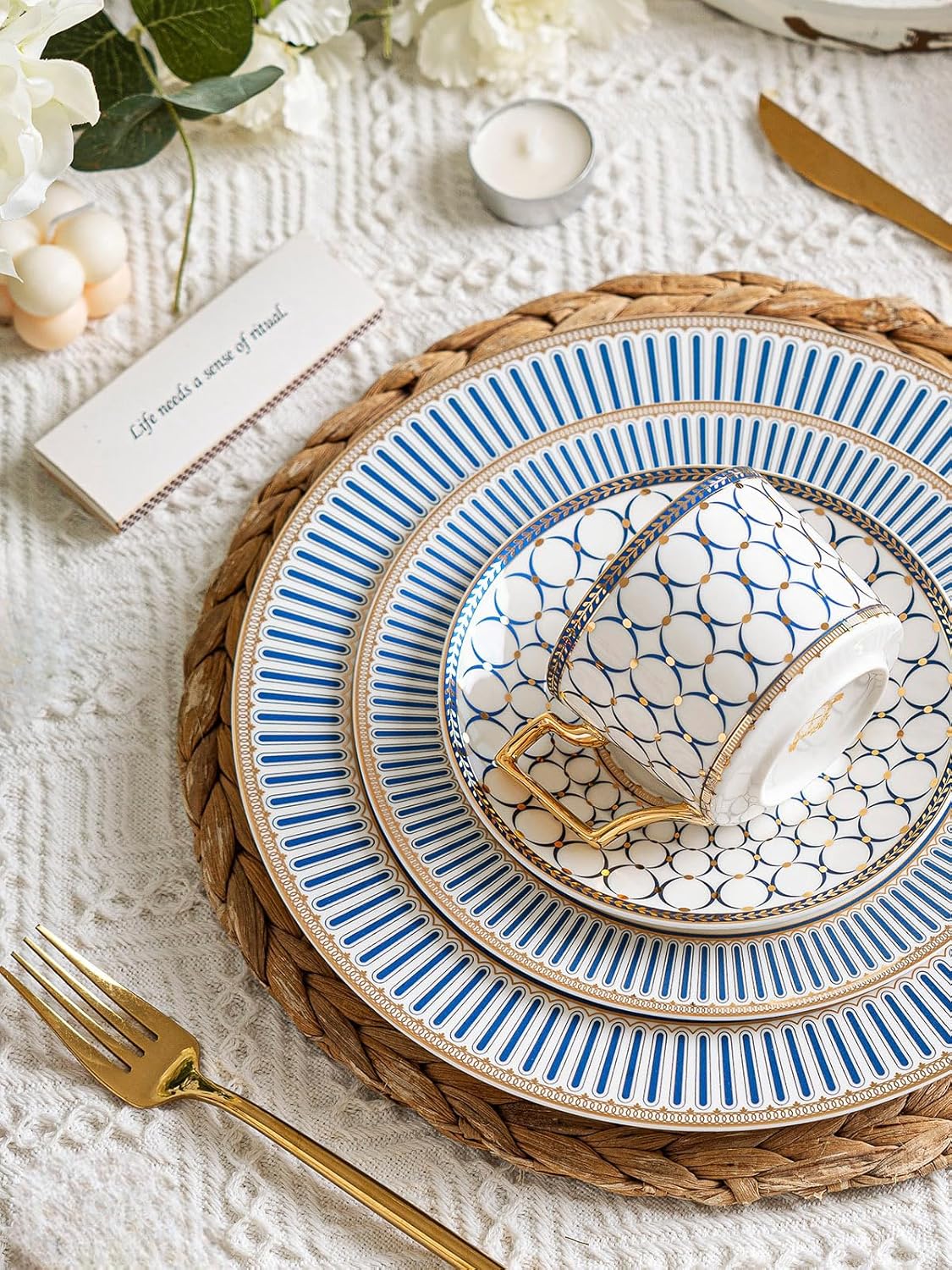 CwlwGO-European Style Ceramic Coffe Cup and Saucer Sets, 7 Oz Bone China Beautifully Glazed Blue Gold Tea Cup Set, Golden Spoon,Cappuccino, Latte, Suitable For Women's Gifts (4 pack)