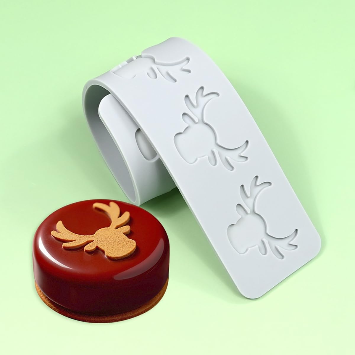 mostsom 3D Hollow Out Lace Mold Silicone Christmas Deer Head Shape Fondant Molds Chocolate Mould for Cake Pastry Decor Baking Gumpastes Moulds Decoration (N_ Deer Head)