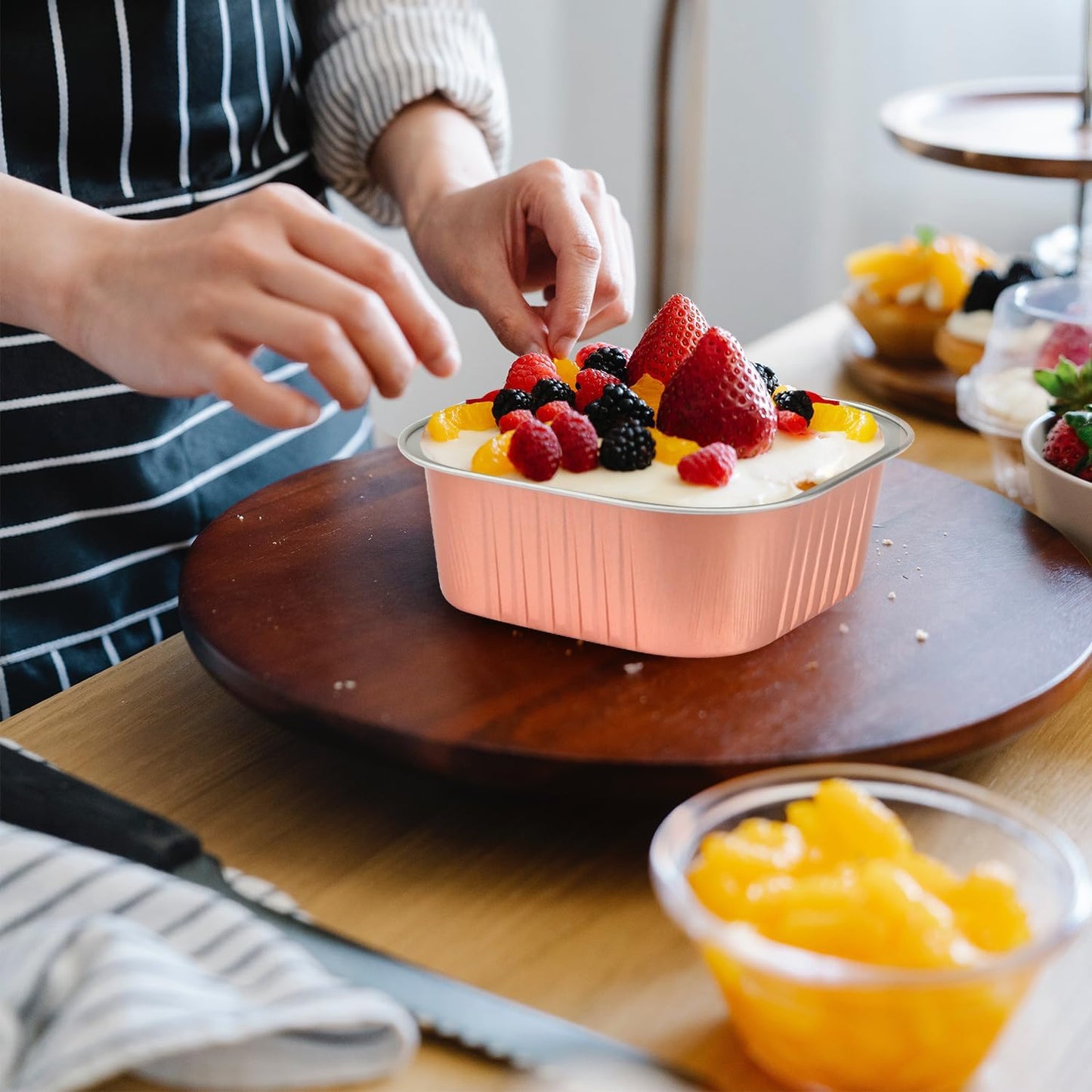 LNYZQUS 10oz/80pack Mini Cake Tins with Lids, 4”x4” Mini Foil Pans Disposable Brownie Baking Cups, Small Aluminum Bread Muffin Pan Jumbo Cupcake Containers Holders-Champagne