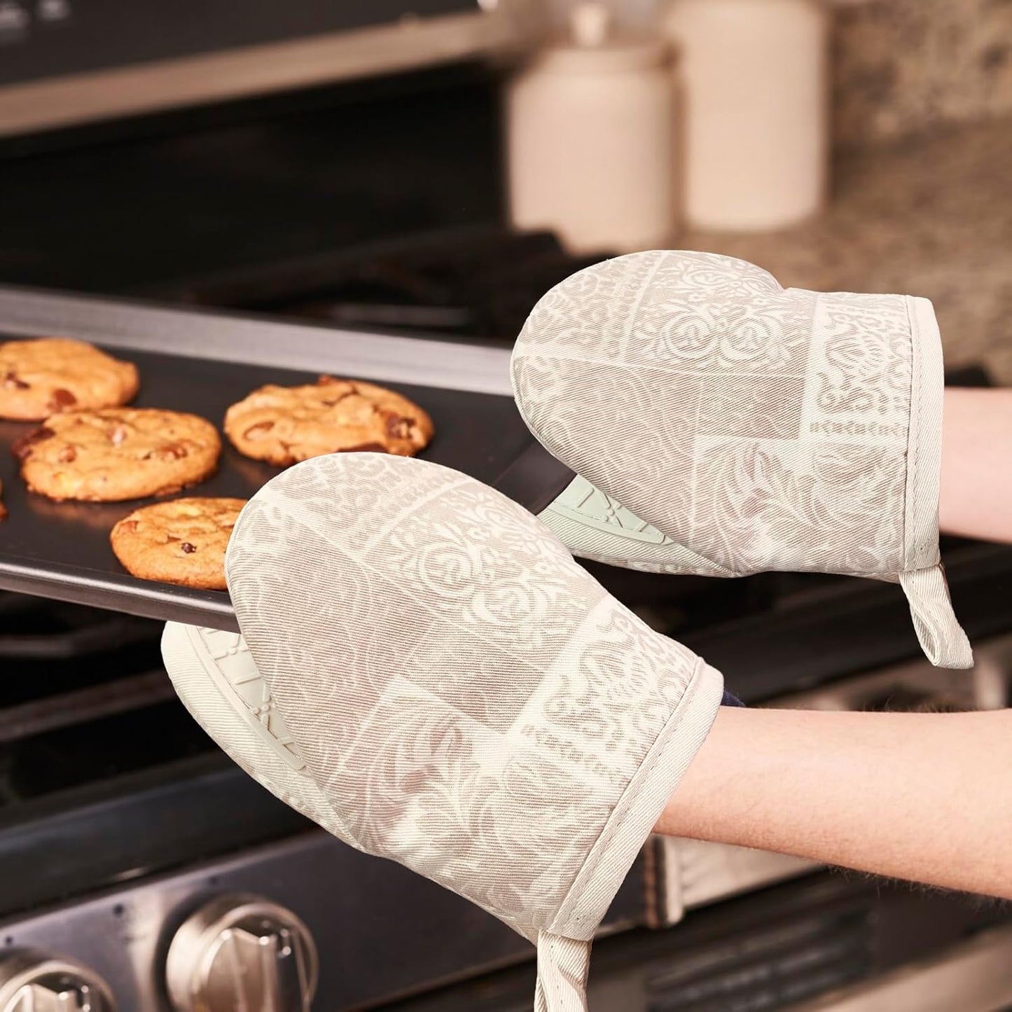 Mini Silicone Oven Mitts, Heat and Slip Resistant Kitchen Mittens 2-Pack Set, Khaki Patchwork Flower Soft Short Oven Gloves, Flexible Thick Pot Holders for Safe Cooking Baking & Grill (Khaki)