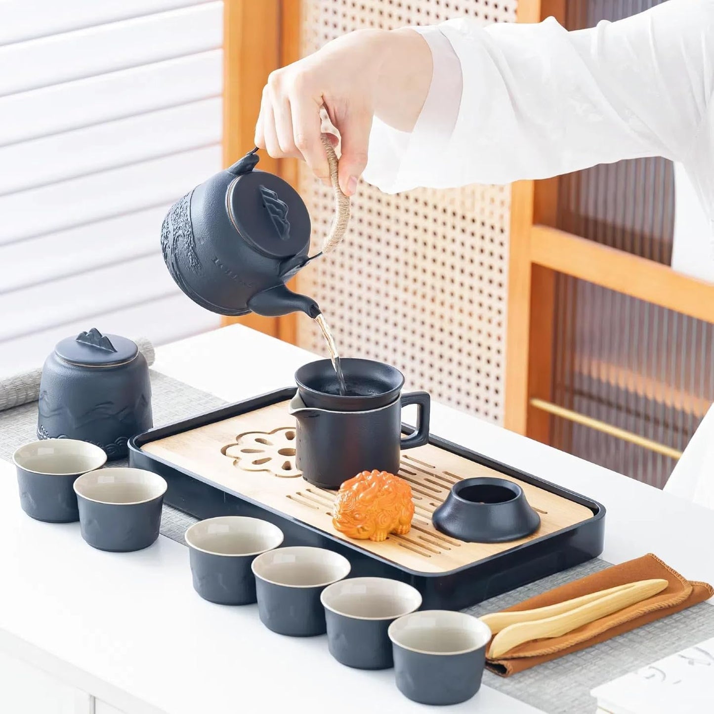 ICHAG Chinese Tea Set, Japanese Tea Sets for Adults, 15-Piece Porcelain Gongfu Tea Set with Tea Pet & Tea Tray, Japanese Teapot Set, Travel Tea Party Set, for Home/Office/Outdoor/Gifts (Black)