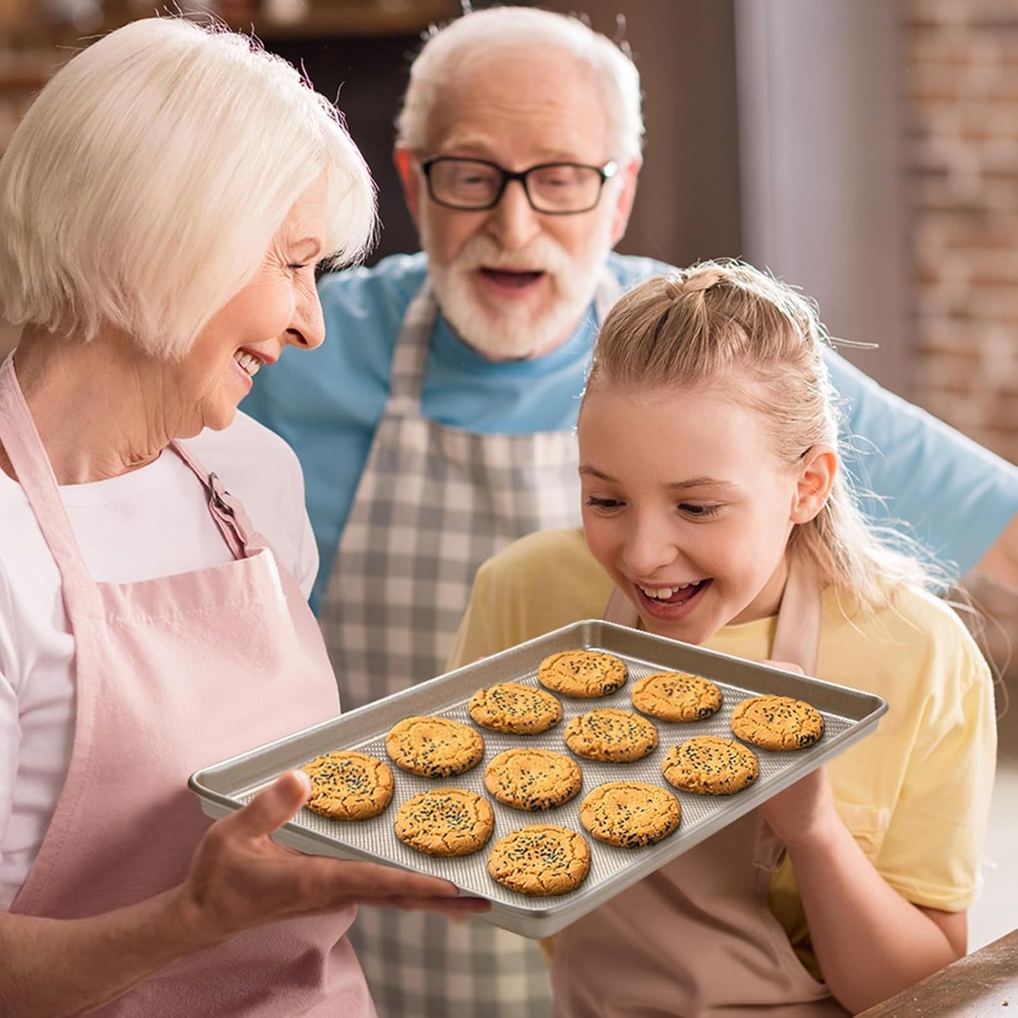 Baking Sheet Pan Set of 2, Cookie Sheets for Oven, Nonstick Half/Quarter/Jelly Roll Pans with Diamond Texture Pattern, 0.8mm Thick Heavy Duty Cookie Tray, Champagne Gold（17.5 * 11.8 * 1inch）