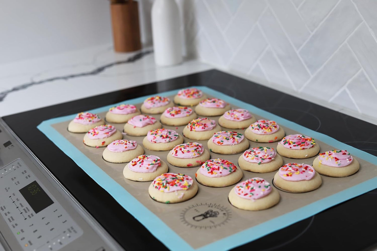 Silicone Baking Mats For Cookies, Full Size Baking Sheet Liners, Pack Of 2, 17 X 25 Inch, Non-Stick, Baking Mats Silcone, Perfect For Baking Macarons Cookies And Cakes