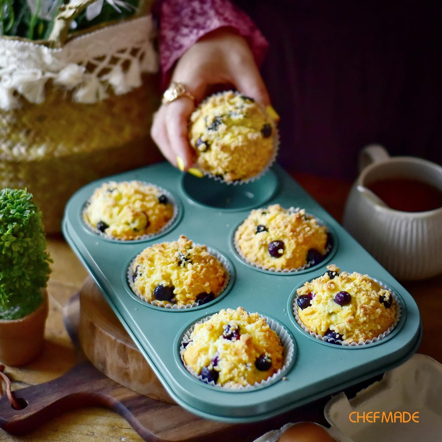 CHEFMADE Muffin Pan, 6-Cavity Non-Stick Cupcake Baking Pan Heavy Duty Carbon Steel Pan Muffin Tins Standard Baking Mold for Cakes（Green）