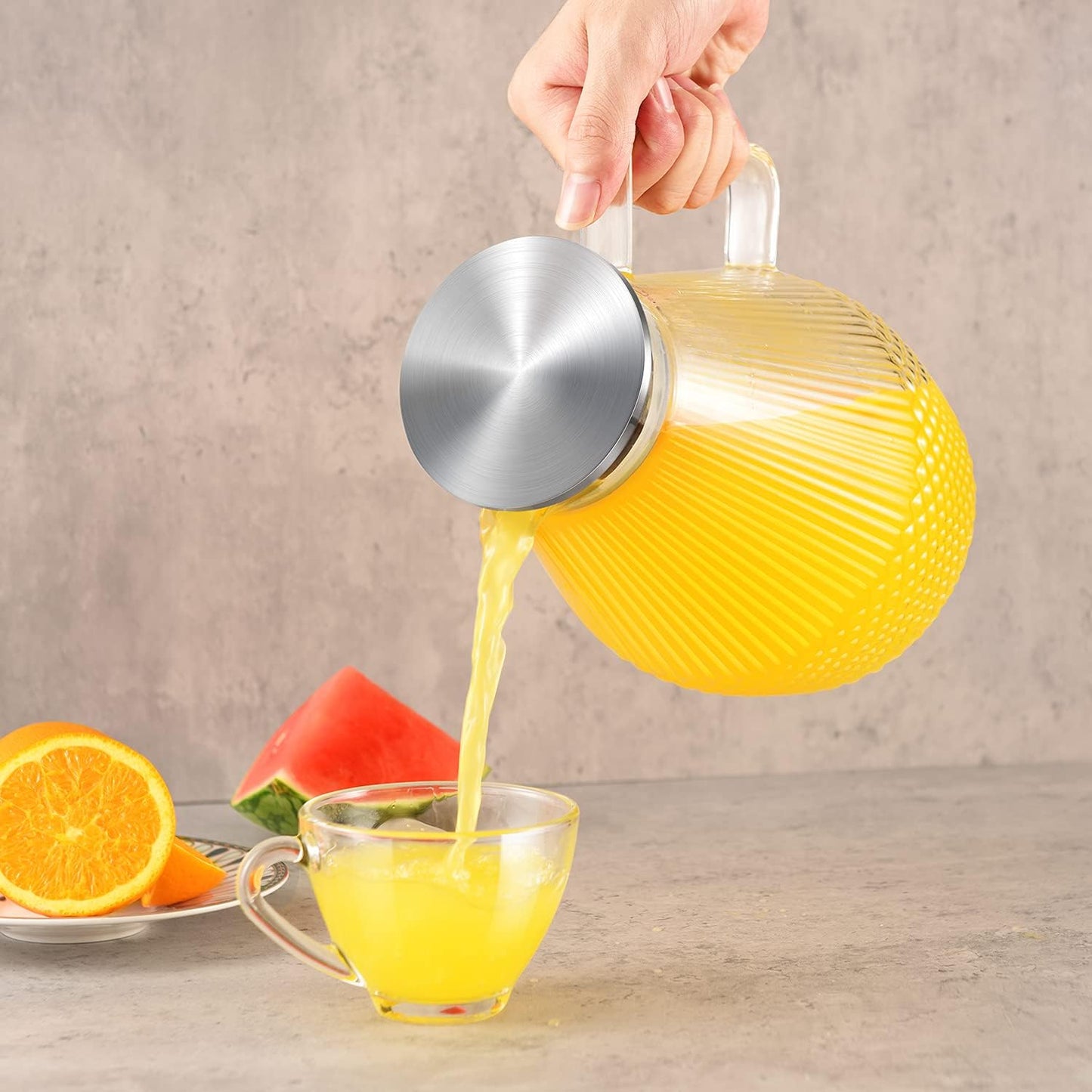 Glass Pitcher with Lid and Spout, veecom 80oz Water Pitchers for Drinks, Large Glass Jug for Juice, Lemonade, Beverage, Iced Tea Pitcher for Fridge, Heat Resistant Water Carafe with Brush