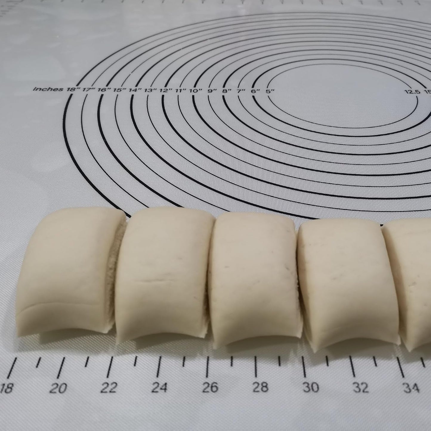 Yansumi Silicone Pastry Mat Extra Large Non-Slip Mat for Rolling Dough Pie Crust and Baking Non-Stick with Measurements (XL, 28"L x 20"W,Black)