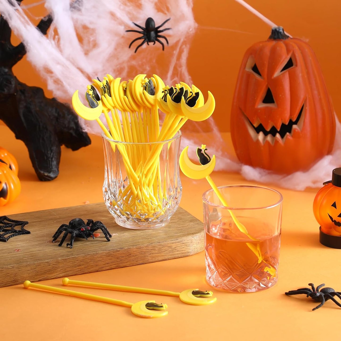 30 Pcs Halloween Swizzle Sticks Plastic Coffee and Cocktail Stirrers Fall Thanksgiving Drink Stirrers Cocktail Mixers for Halloween Fall Autumn Party Tea Coffee Bar Decoration(Moon and Cat)