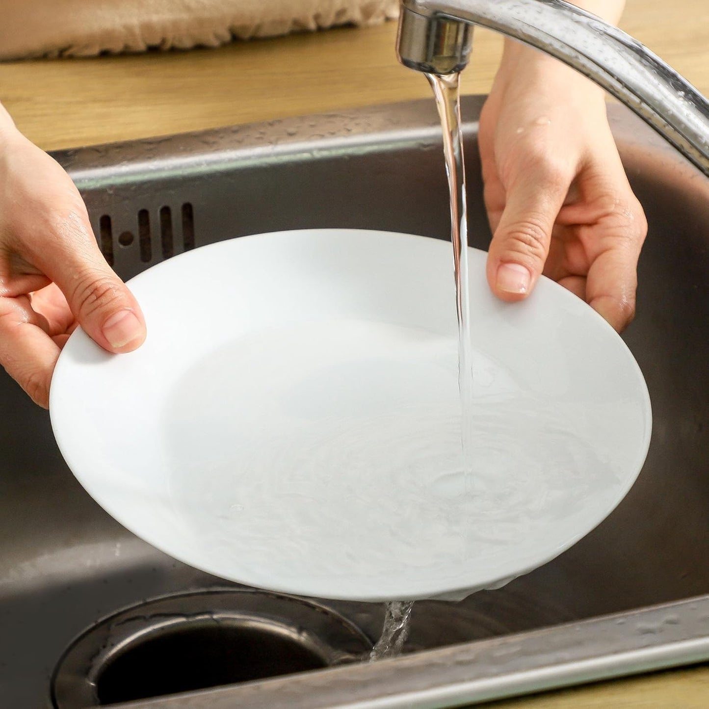 fMBB 4-Piece Salad Plates Set, 8 inch Ceramic Lightweight Round Plate Dessert Dish, Smooth Glaze - White Modern Dinnerware Set for Kitchen Serving