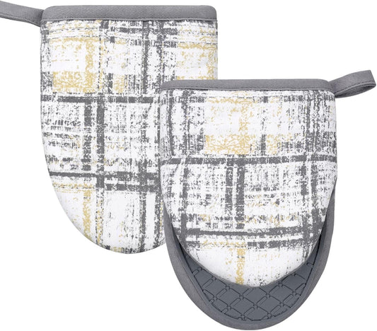 Mini Silicone Oven Mitts, Heat and Slip Resistant Kitchen Gloves 2-Pack Set, Vintage Plaid Soft Oven Mittens, Flexible Pot Holders for Cooking Baking and Grilling (Vintage Grey)