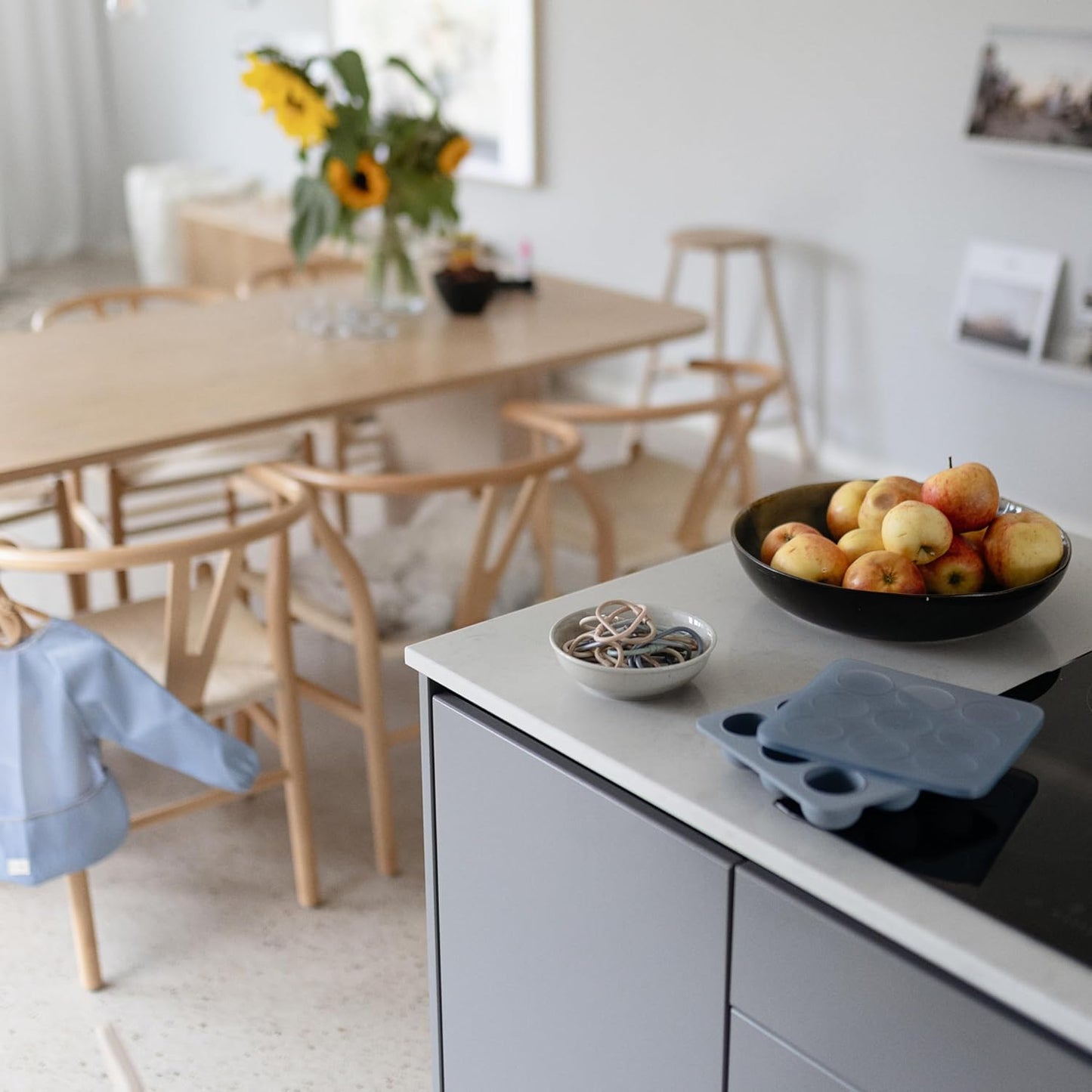 mushie Silicone Baby Food Freezer Tray with Lid | 9 Cups x 1.5oz | BPA Free Storage Container (Tradewinds)