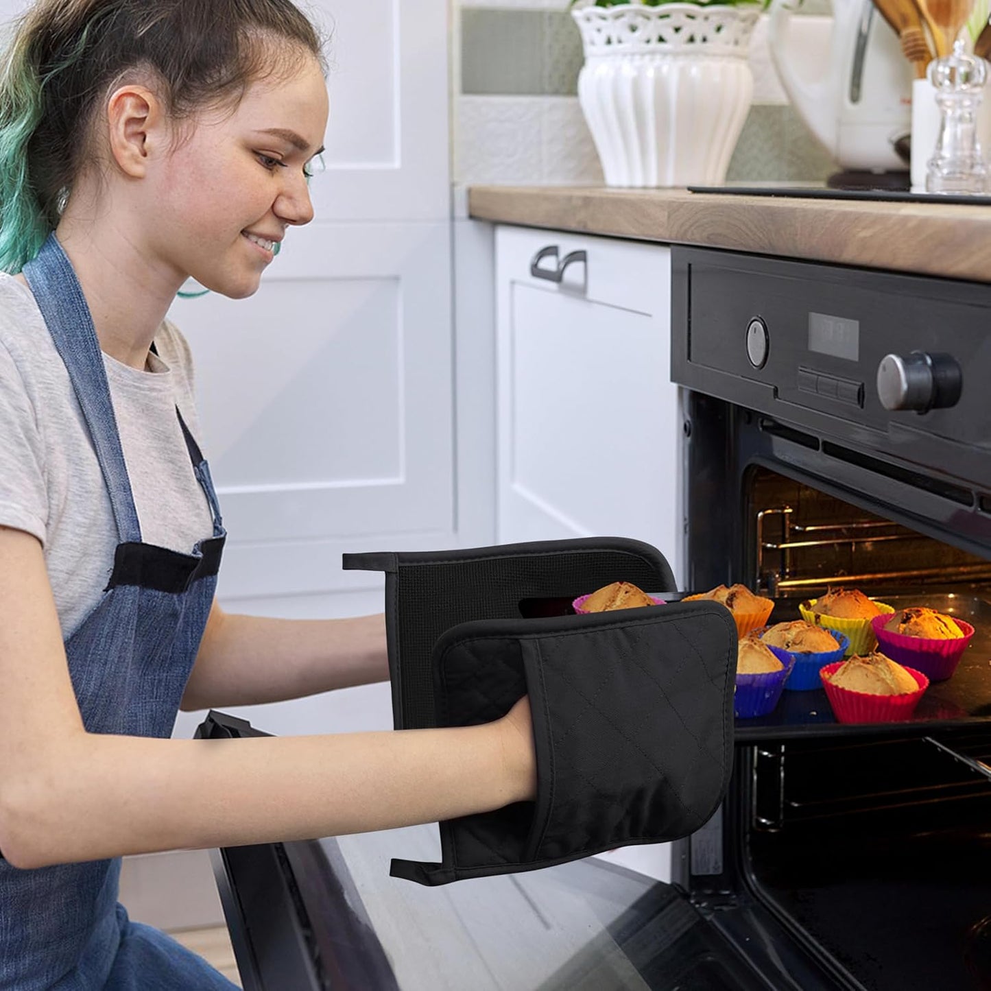 Cotton and Neoprene Oven Pads Pot Holders with Pocket 8"x8.5" Dual-Function Hot Pad Set for Finger Hand Wrist Protection Heat Resistant to 428°F Black