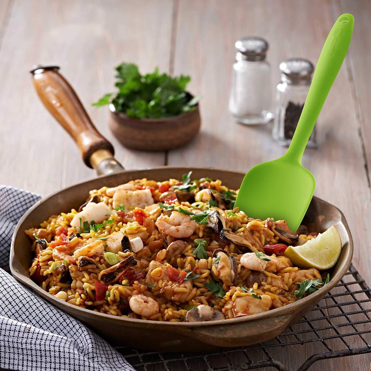 Silicone Spatula 3-piece Set, Ergonomic Handle High Heat-Resistant Spatulas, Non-stick Rubber Spatulas with Stainless Steel Core, Green