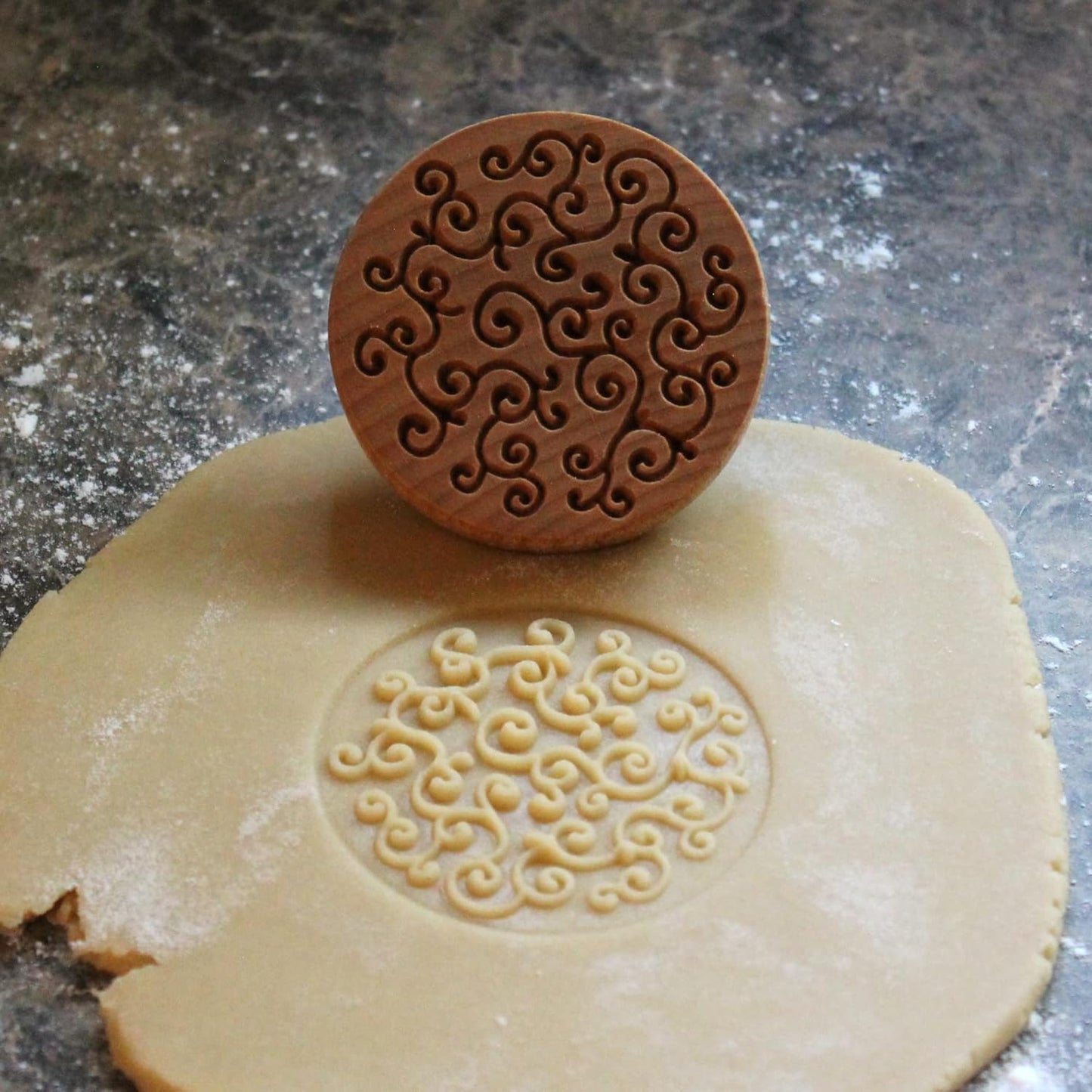 Wood Cookie Stamp, 2.5 Inch (D Vine CS-038)