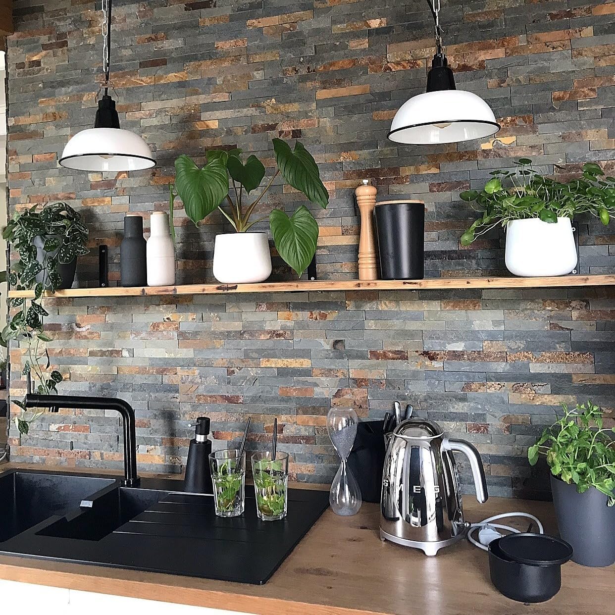 SMEG 50's Retro Style Electric Water Kettle with Automatic Shutoff, Removable Base, and Water Indicator, KLF03SSUS, Polished Stainless Steel