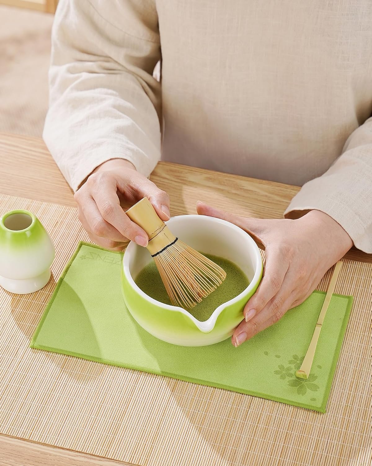 ZENS Matcha Whisk Set, 15oz Matcha Bowl with Spout, 6pcs Matcha Tea Set with Bamboo Whisk & Scoop, Holder (Chasen), Matcha Sifter, Tea Towel for Matcha Ceremony, Green