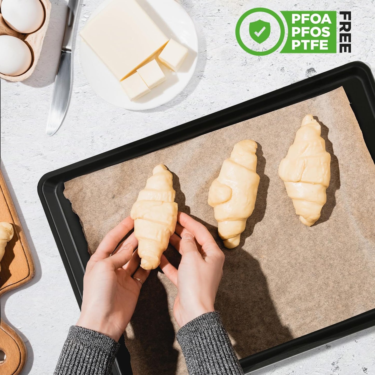 NutriChef Nonstick XL Cookie Sheet Baking Pan - Extra Large 22 Inch x 16 Inch with Raised Edges, Thick Carbon Steel Oven Baking Sheet for Jelly Rolls, Cookies, Cakes, & Pastries - Black