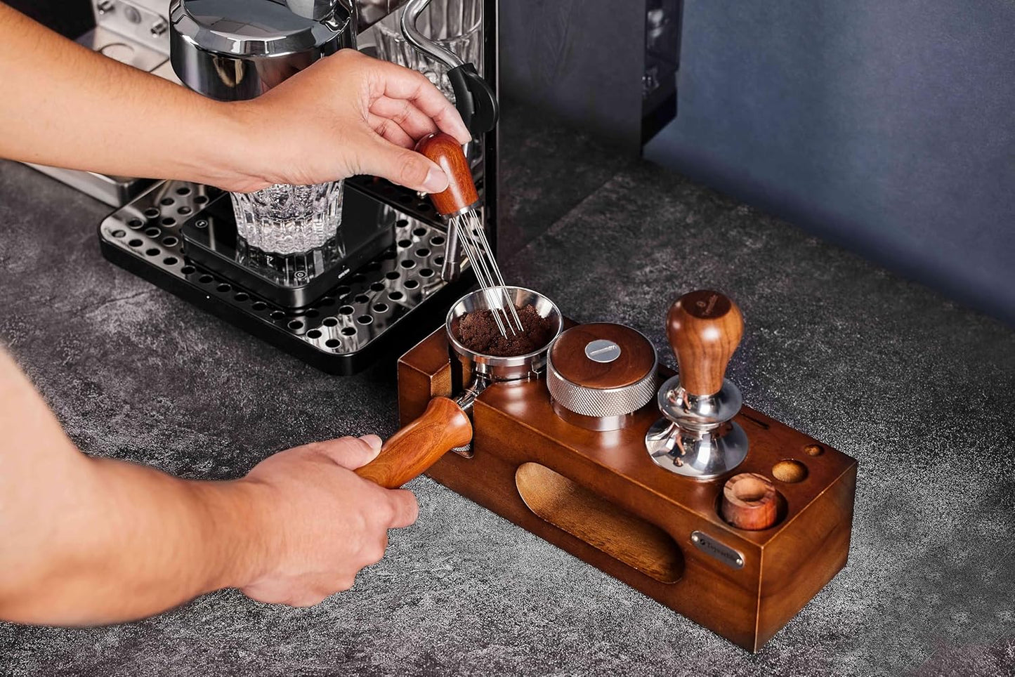 58mm 2 ears Bottomless Portafilter for E61, Flair 58, ECM, Rocket, Sanremo, Synesso, Slayer, VBM Espresso Machine Accessories Made of Stainless Steel and Solid wood